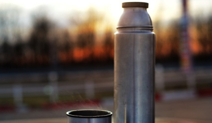 Las mejores botellas térmicas para mantener el agua fría
